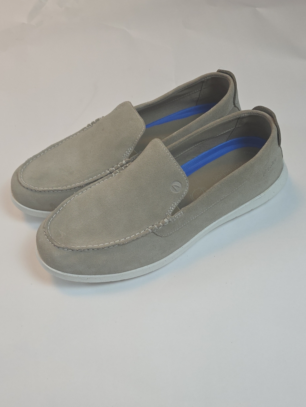 Brand New Men's Clarks Flexway Step Loafers in color Sand Suede size 12W
